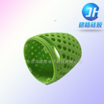 仿生草莓造型便攜式藍(lán)牙音響硅膠護套